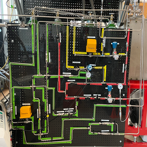 Cryogenic Manifolds