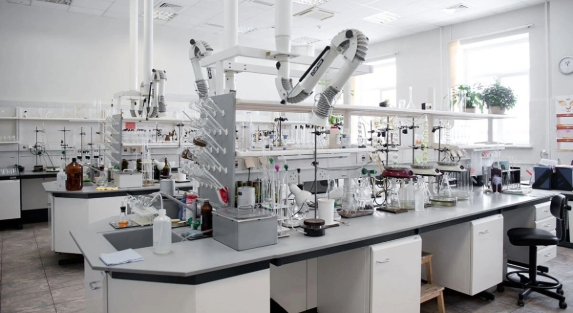 How Lab Gas Distribution Systems Influence Experiment Accuracy