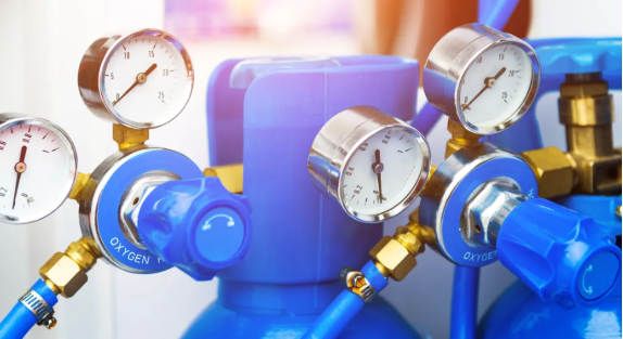 How Proper Gas Distribution Reduces Lab Hazards