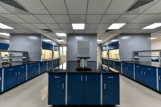Lab Furniture: Exploring Design, Materials, and Operational Impact