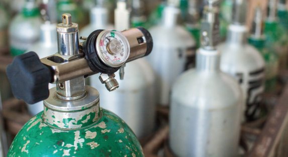 Safety Tips for Handling and Storing Laboratory Gas Cylinders