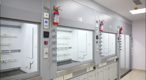 The Role of Clean Room Fume Hoods in Research Safety
